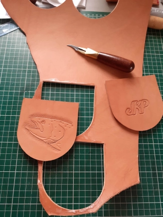 Sides cut free Sides cut free